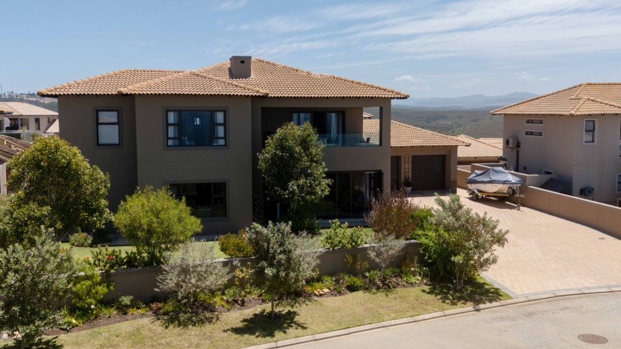 4 Bedroom Property for Sale in The Hill Western Cape